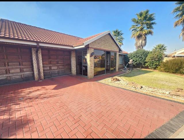 3 BEDROOM PROPERTY TO RENT IN KOOKRUS